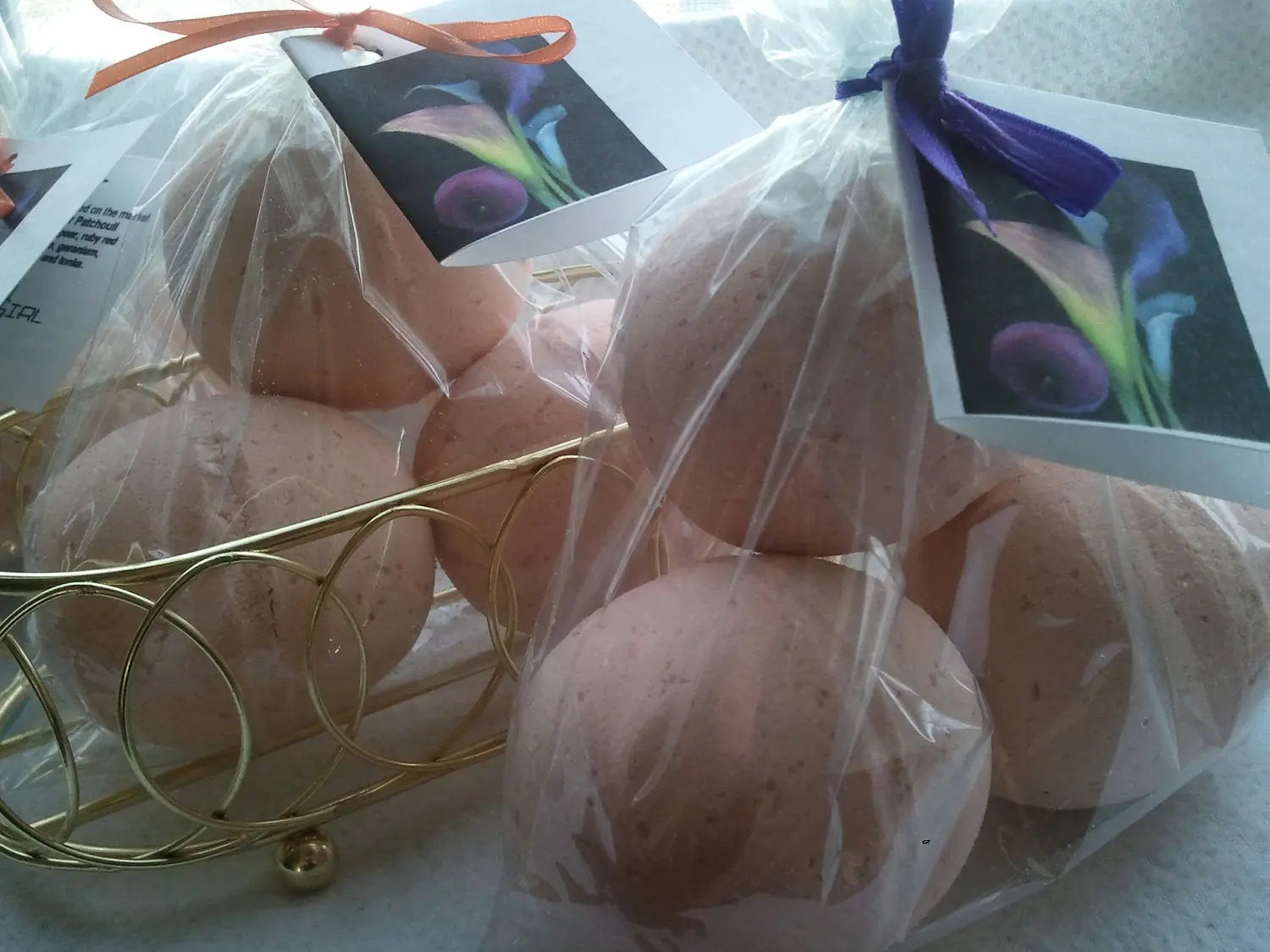 14 bath bombs in Amber Patchouli fragrance, gift bag bath fizzies, great for dry skin Spa Pure